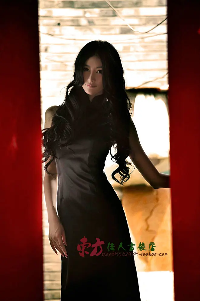 Китайский стиль сексуальный без рукавов винтажный длинный дизайн черный и белый cheongsam Шелковый cheongsam для фотографии - Цвет: black