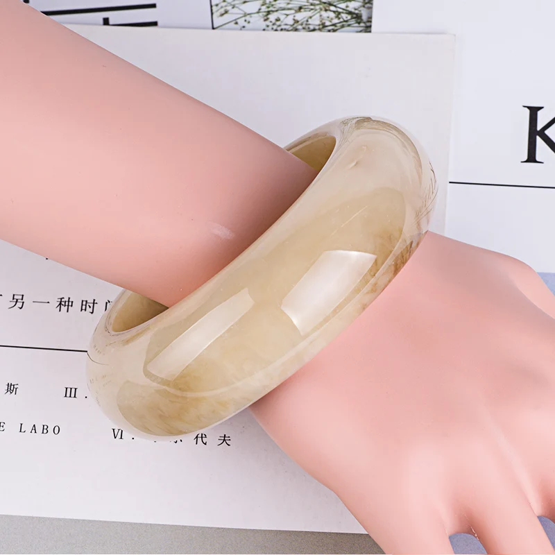 Vintage Resin Cuff Fashion Bracelets Bangles for Women Stripe Red Acrylic Wide Round Bracelet Female Simple Charm New Jewelry (1)