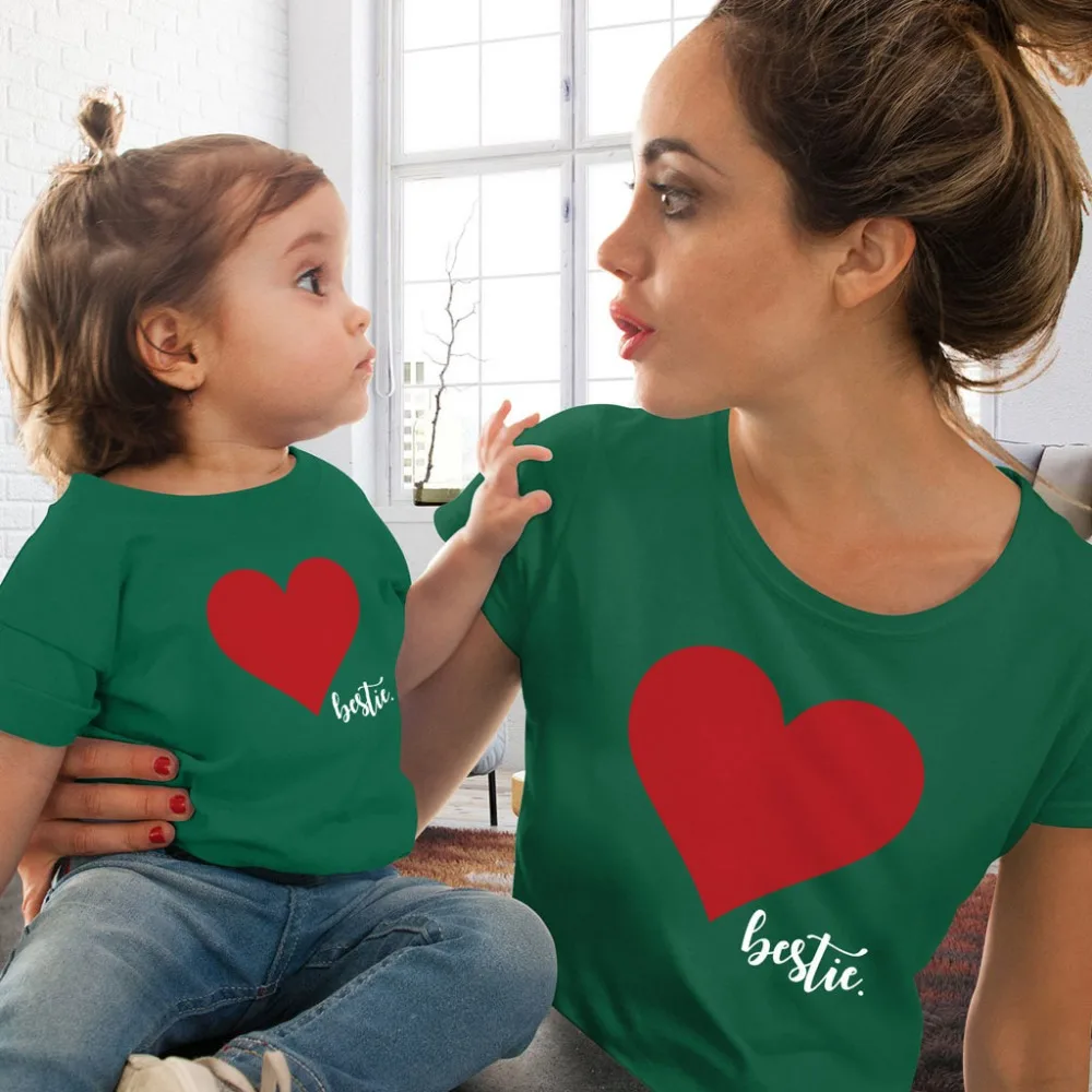 Одежда «Мама и я»; одинаковые комплекты для семьи для мамы и дочки; футболка для женщин и детей; топы из мягкого хлопка с принтом сердца для маленьких девочек