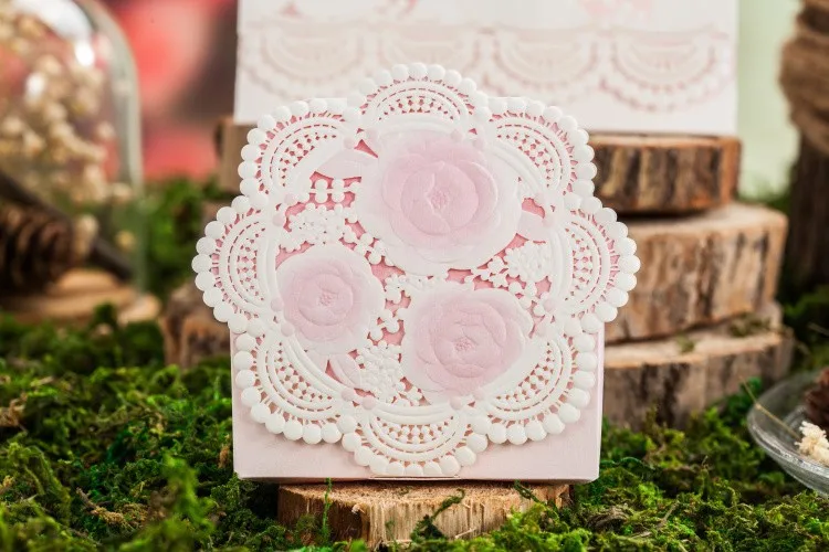 

Free Shipping 100pcs Beautiful White Lace Laser Cut Wedding Favor Boxes Wedding Candy Box Casamento Wedding Favors And Gifts
