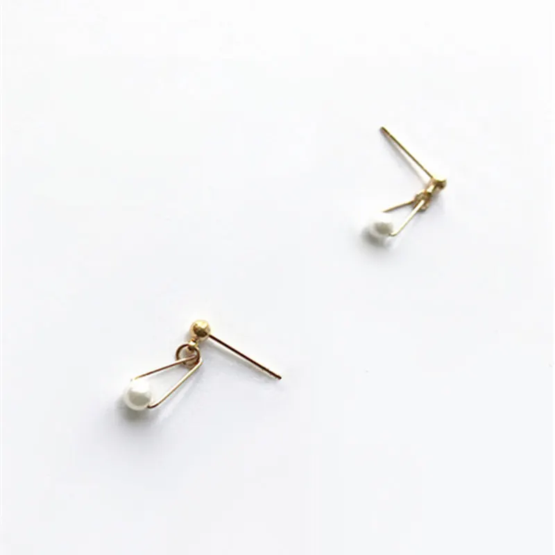 

2019 Hot New Arrival Minimalist Short Paragraph Earrings Gold Color Simulated Pearl Stud Earrings For Women Jewelry Accessories