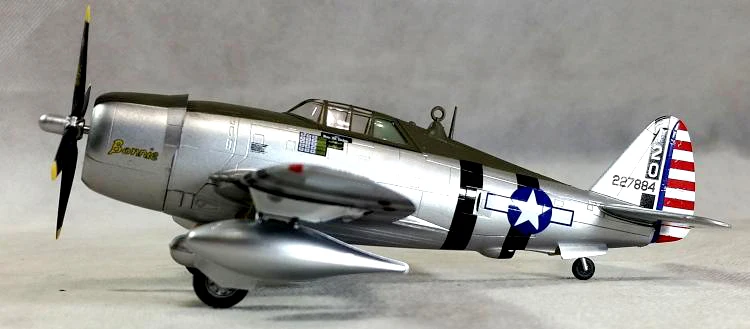  1:72 Model of U.S. Army P47D Lightning Fighter in World War II Trumpeter Model 36421 Collection mod