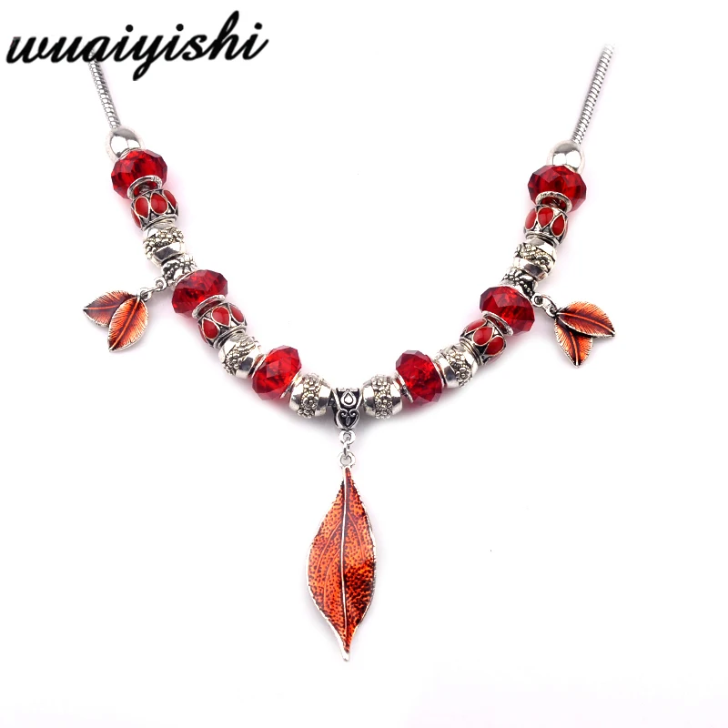 

2019 Necklace Latest Gifts Simple Women New Pendant Fashion Silver Red Color Leaves Retro Necklace Ms. Gift Charm Hot Sale Beads