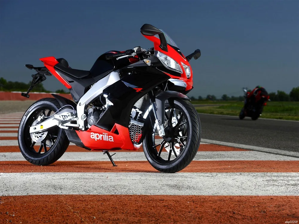 Беларускія байкі 4. Мотоцикл Aprilia RS 125. Априлия rs4 125. Aprilia rs4. Aprilia rs600.