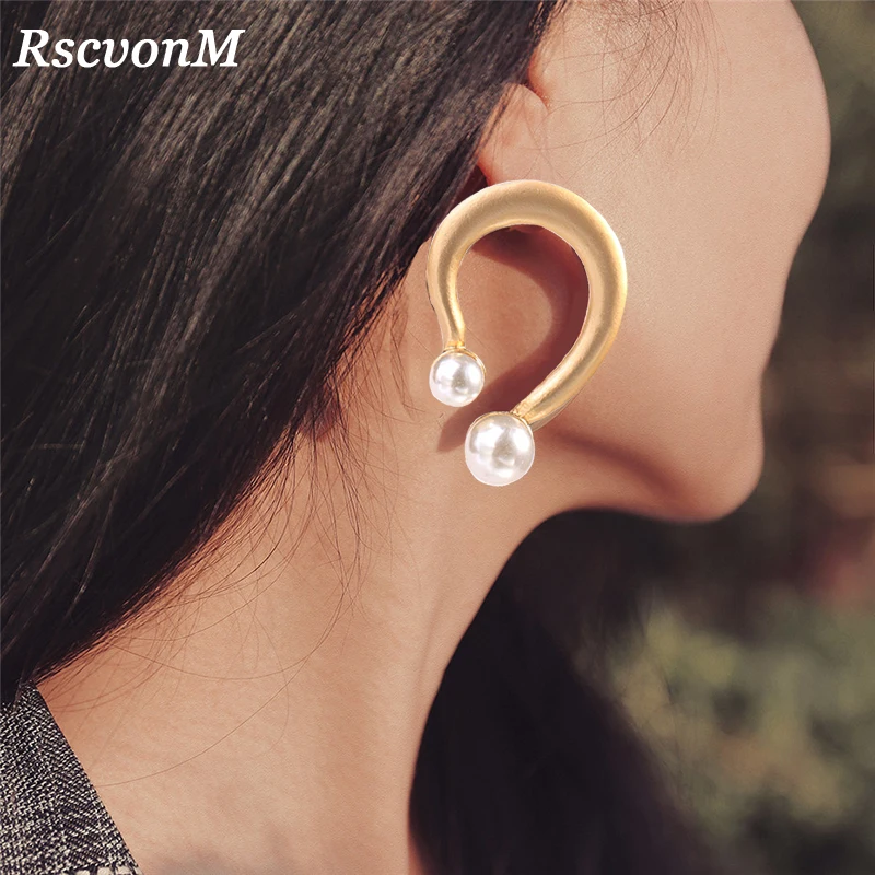 

RscvonM Tiny Sweet U Letter OL Big Gold Color U Shaped Pearl Drop Earrings For Women Korean Chic Lades Gold Dangle Earring