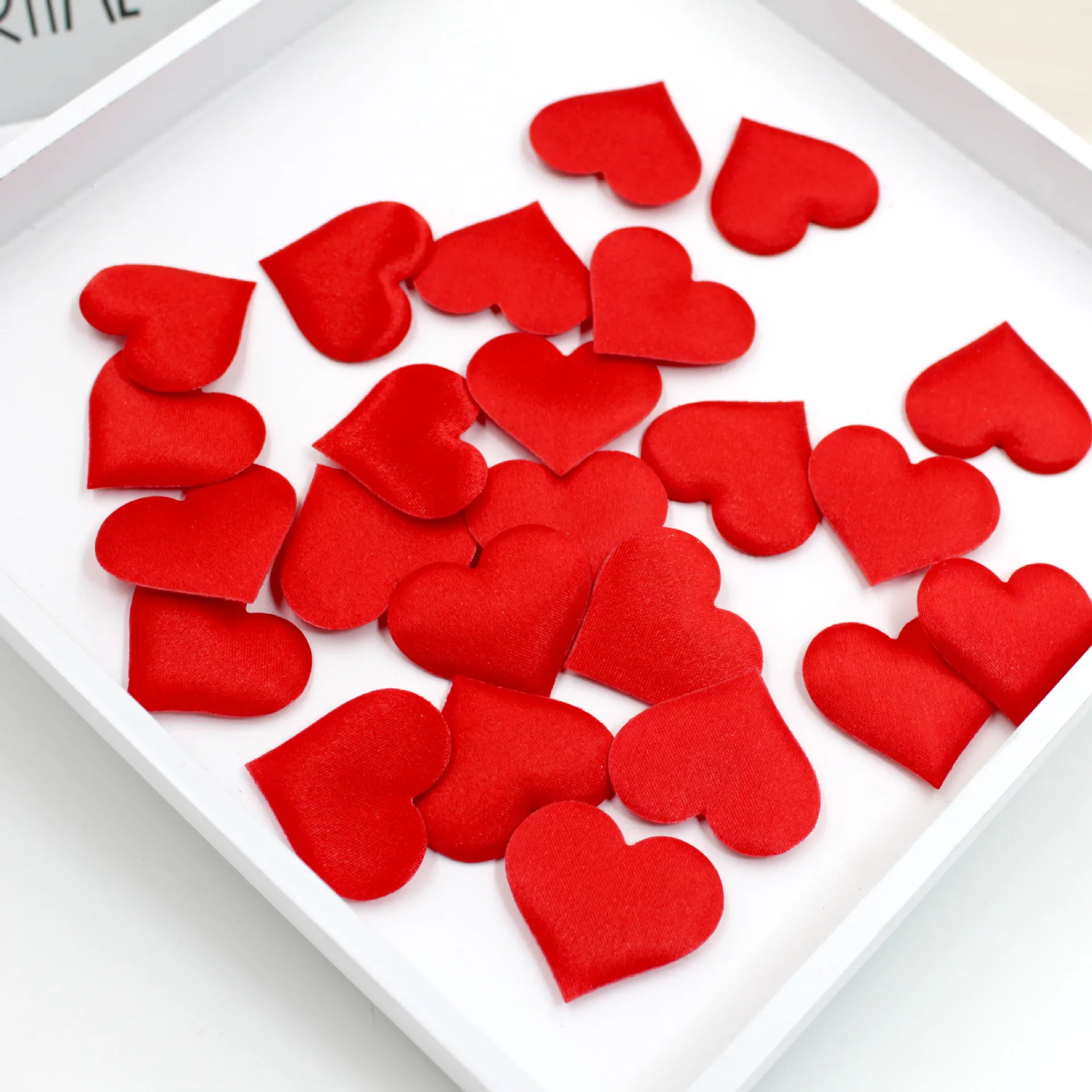100 шт 3,5 см DIY сердце свадебные украшения из лепестков Атлас в форме сердца тканевый искусственный цветок лепестки Свадебные украшения
