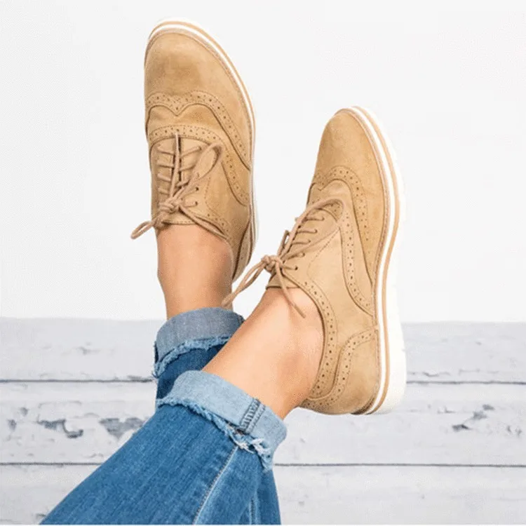

2018 winter new fashion simple solid color casual shoes women comfortable wild retro brock flat shoes.