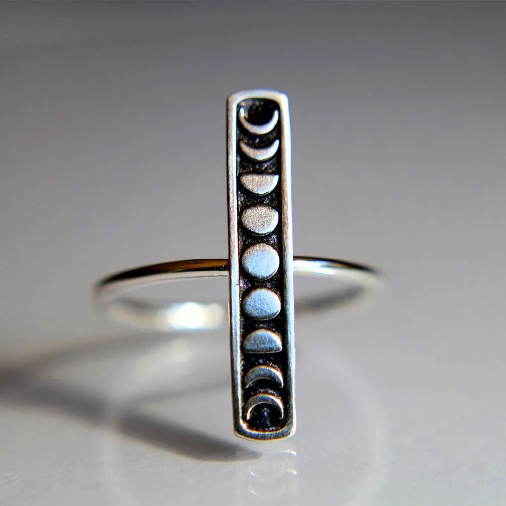 

Retro Female Small Wedding Finger Ring Fashion Unique Style Moon Phase Engagement Ring Cute Vintage Simple Jewelry Gifts