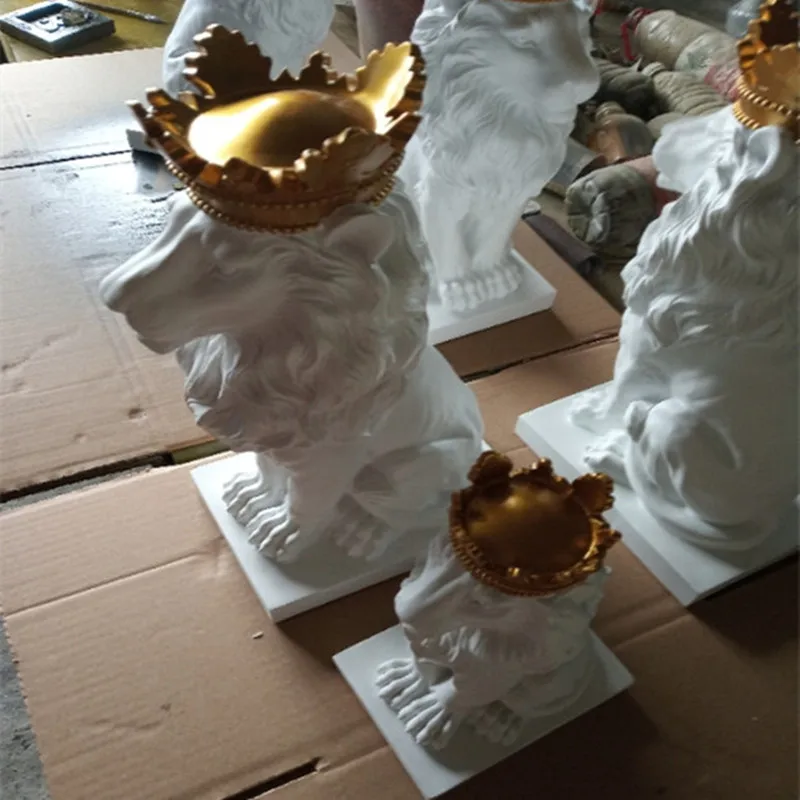  Crown lion model crafts ornaments Nordic living room wine cabinet TV cabinet decorations modern min