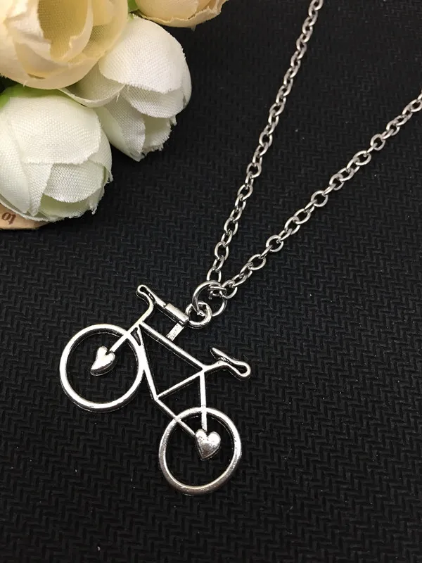 

2018 / New Fashion Charm Tibetan Silver Bicycle Necklace Alloy Pendant Necklace, Men's and Women's Necklace Accessories.