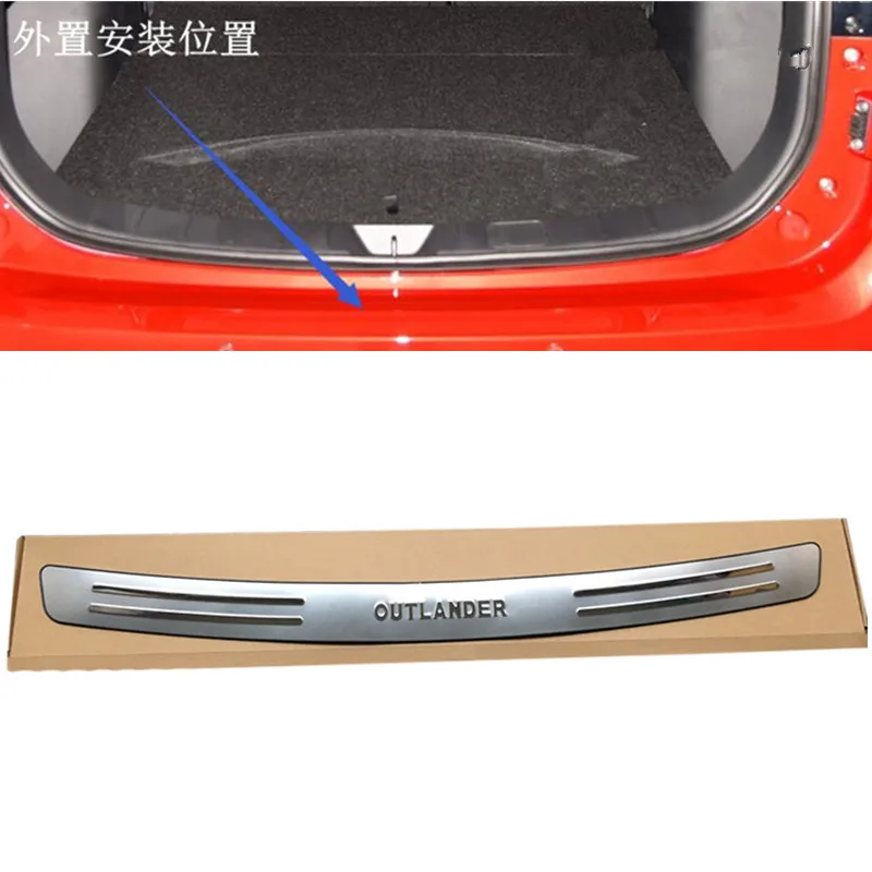 for Ford Ranger Door Sill Protector Reflective 4D Carbon Fiber Sticker Door Entry Guard Door Sill Scuff Plate Stickers Auto Accessories 4Pcs Red
