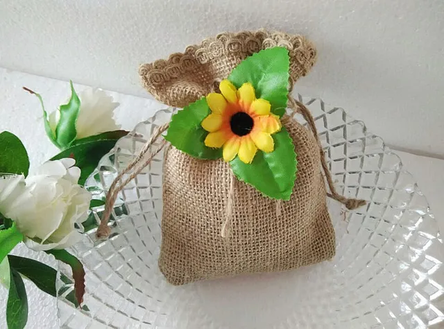 Elegant Sunflower Jute Hessian Burlap Candy Bags Wedding Candy Gifts