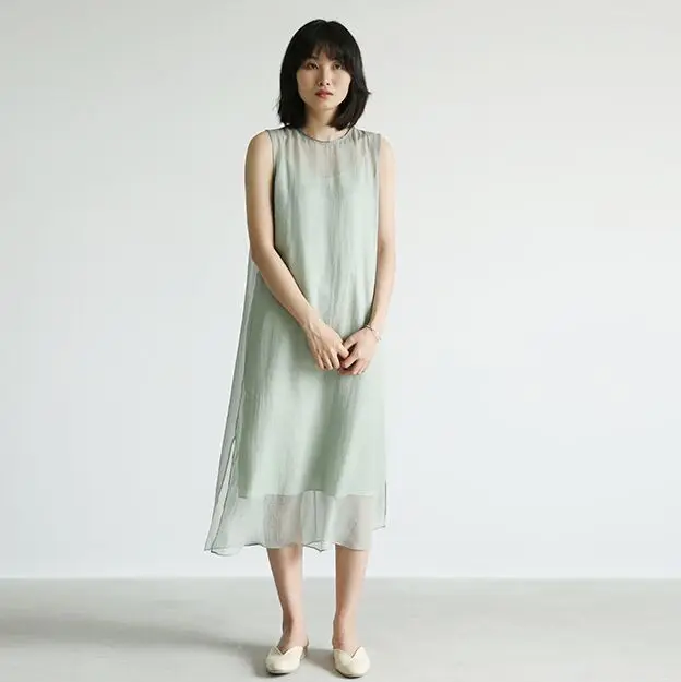 

2017 new women's sleeveless imitation silk light green loose retro dress S29