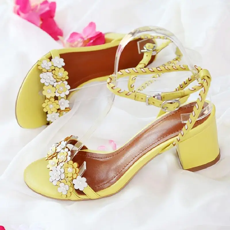 

2018 Spring Summer Beach Woman Sandals Colorful Flower Pattern Sweet Woman Shoes Med Heel Peep Toe Brand Runway Sapato Feminino