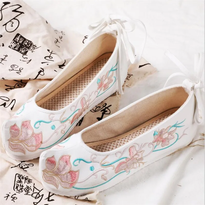 

New spring and autumn casual canvas female shoes female bow shoes stiletto embroidered shoes flat retro female sneakers shoes