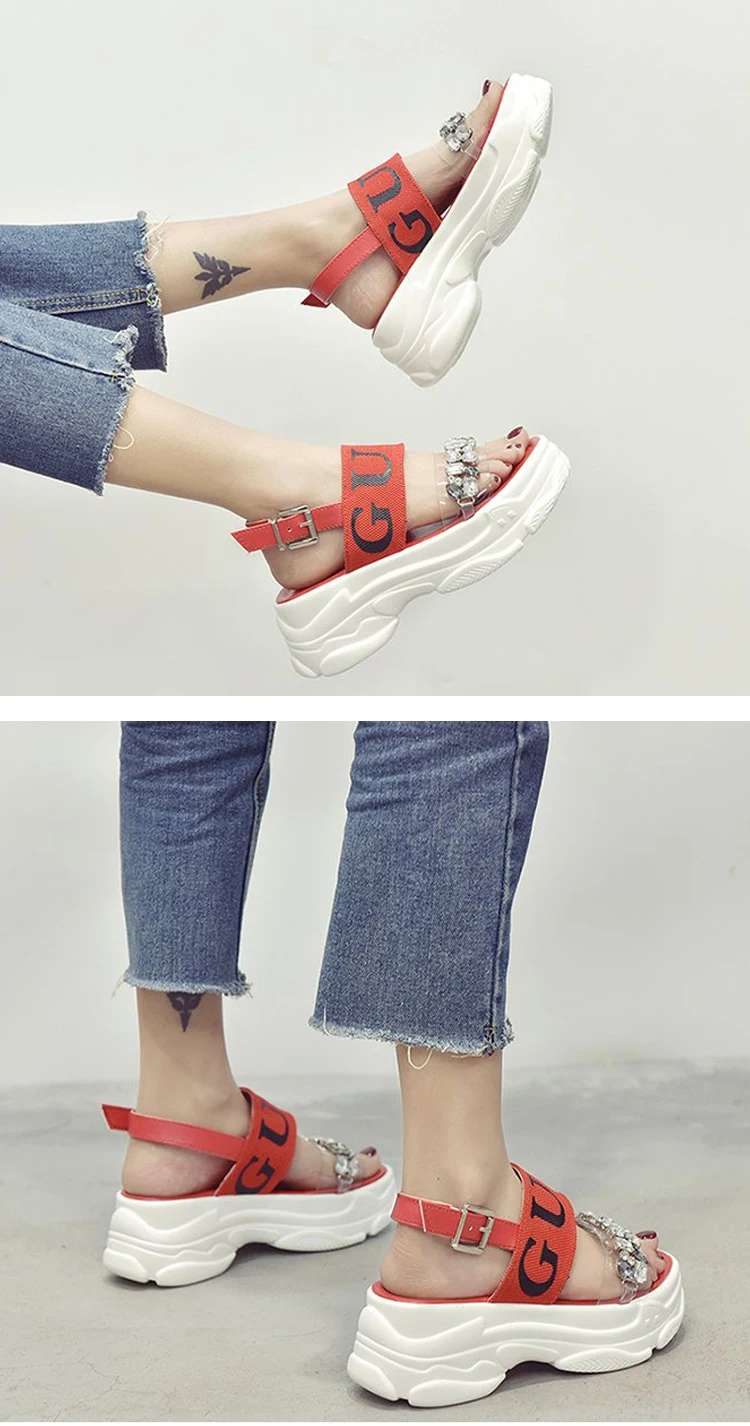 E игрушки слово женские босоножки в Корейском стиле; модные летние сандалии на платформе прозрачная обувь на высоком каблуке Стразы сандалии Для женщин