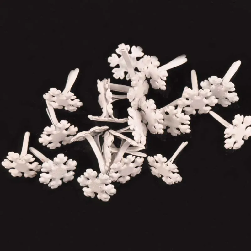 

50Pcs Snowflake Brads Embellishment Fastener White Flower Metal Crafts For DIY Scrapbooking Accessories Decoration 14x12mm C1568