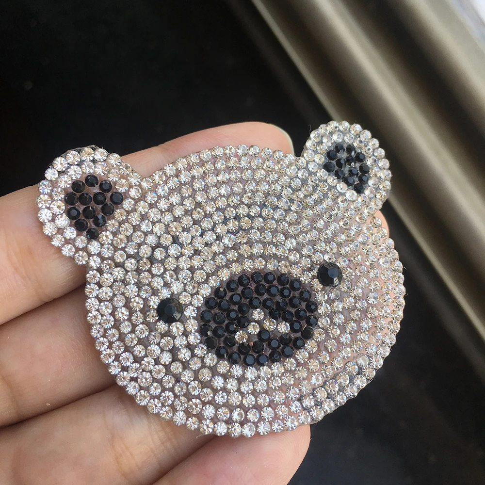 Мишка со стразами на цепочке. Мишка со стразами. Мишка в стразах. Beret/clutch/teddy /headphones?. Мишка со стразами.