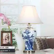 Цзиндэчжэнь Винтажный стиль фарфоровая Керамическая Настольная лампа для прикроватной тумбочки китайская синяя и белая фарфоровая настольная лампа в форме вазы