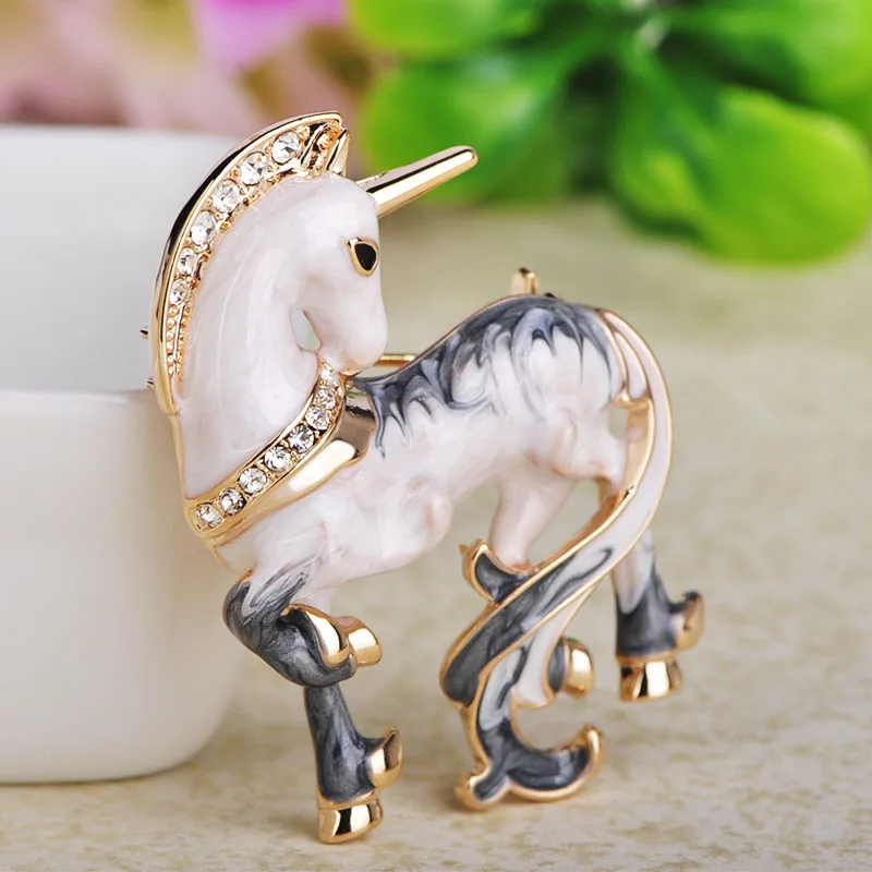 FUNMOR Enamel White Lucky Horse Unicorn Shape Brooches Gold Color Women Men Rhinestone Animal Banquet Party Brooch Pins Gifts