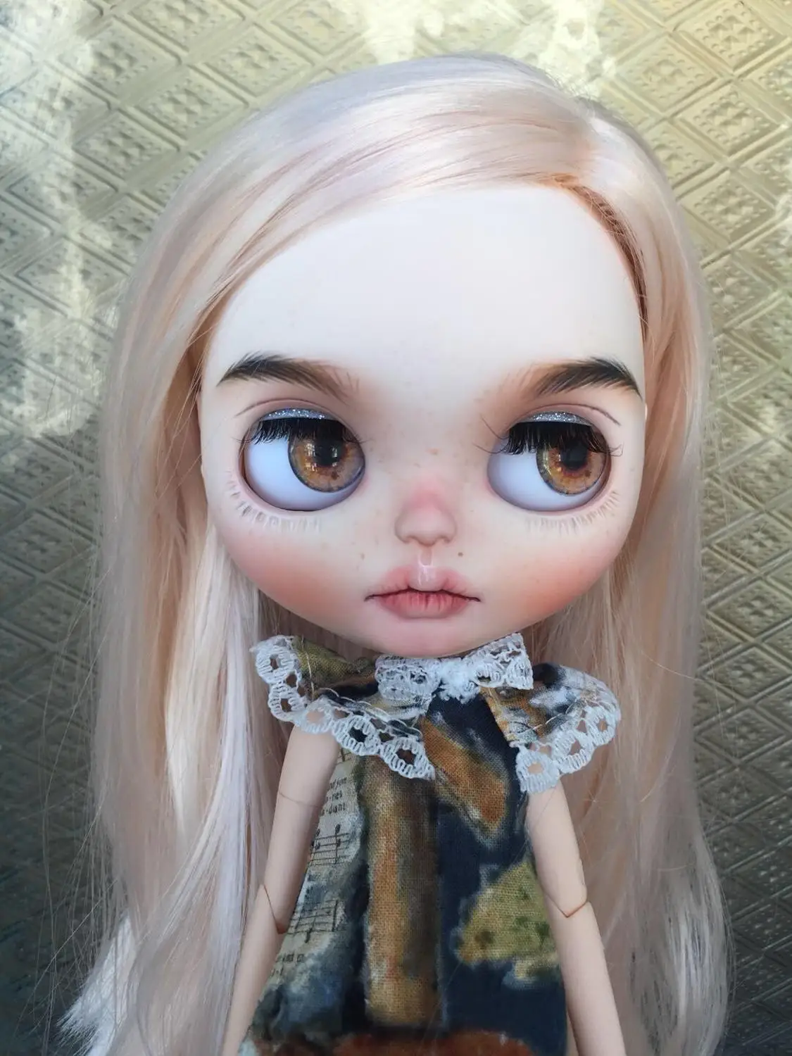 

Blythe doll, black curly hair, custom doll for gift, only nude custom doll。 Excluding clothes.