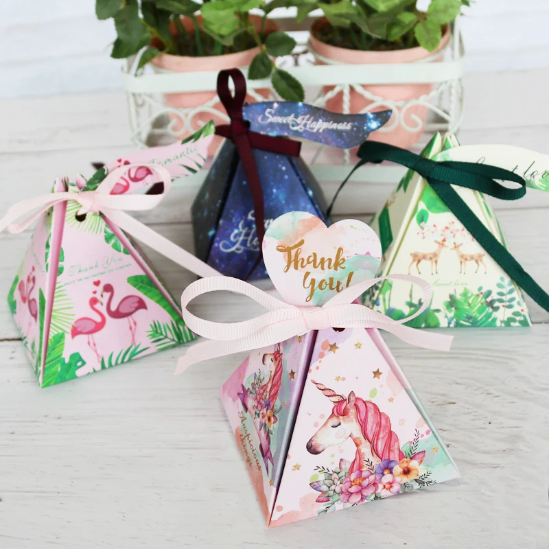 

50sets Christmas Gift Box with Ribbon Tag Unicorn Flamingo Design Cartoon Candy Box Paper Bags Cookie Box Christmas Party Decor