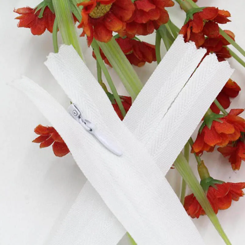 

3pieces 3# 100cm 150cm 1meter 1.5meter Long Invisible Zippers White Color DIY Nylon Coil Zipper For Sewing Quilt Tailor Tool