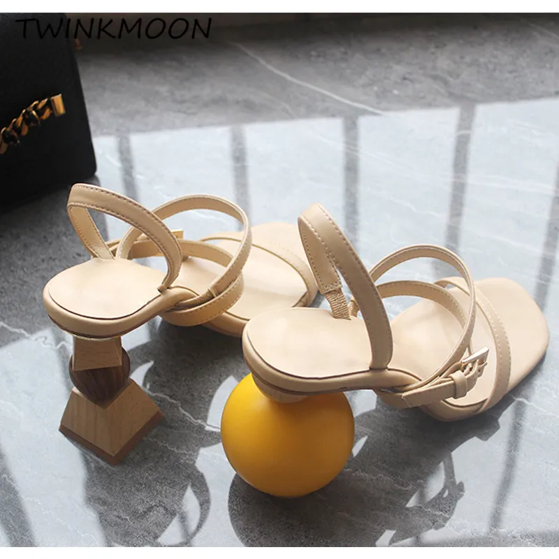 Flock heel sandal09