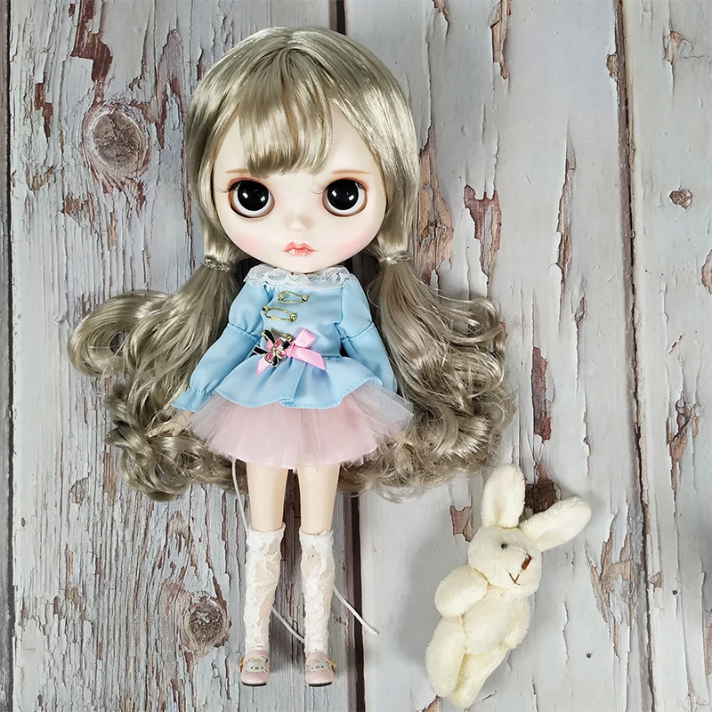 

Blyth Doll 1/6 Joint Body hand painted matte face white skin Cute silver curls hair suit 30cm DIY BJD SD toys gift AB hand set