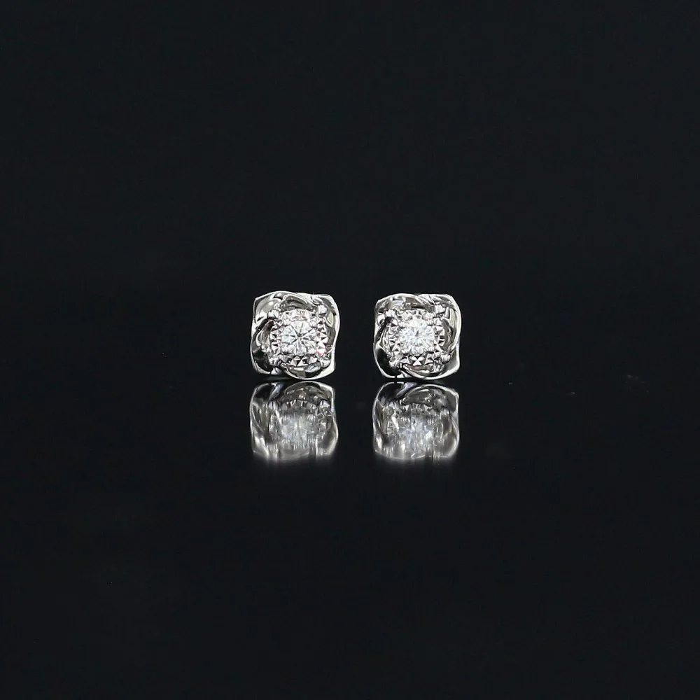 

LASAMERO 0.16CTW Round Cut Natural Diamond Cluster Earrings 18K White Gold Diamond Halo Stud Earrings Fine Jewelry Earring Studs