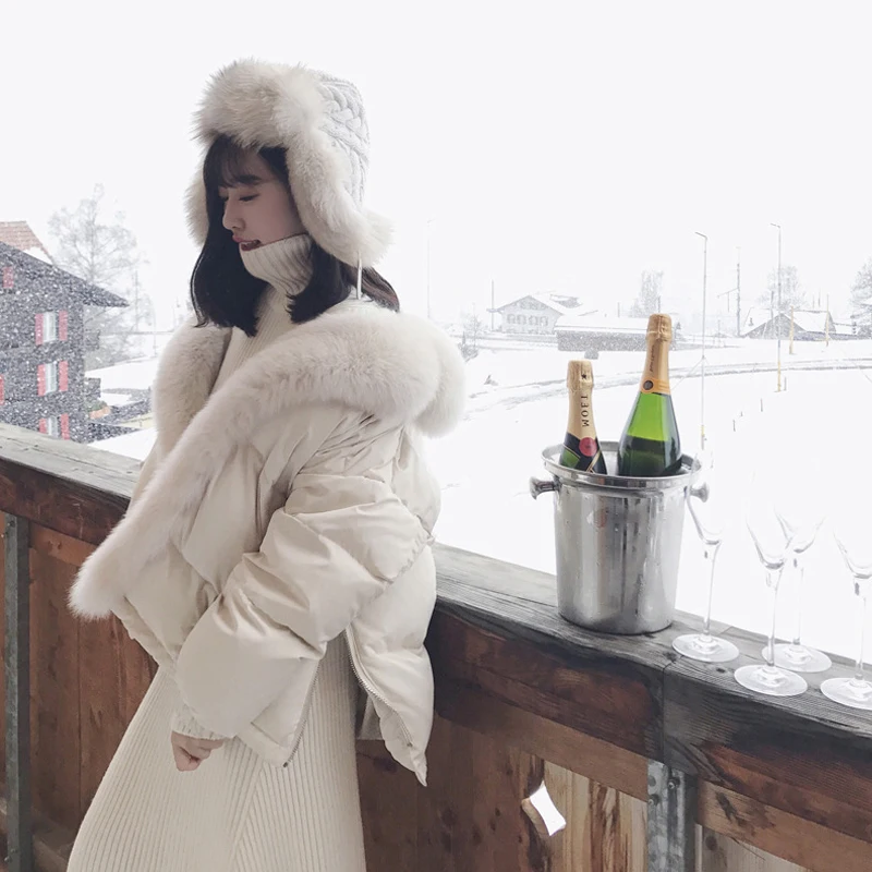 YNZZU 2018 New Winter 90% White Duck Down Coat Women Solid Chic with Large Real Fur Collar Warm Outwears Winter Snow Coat O697