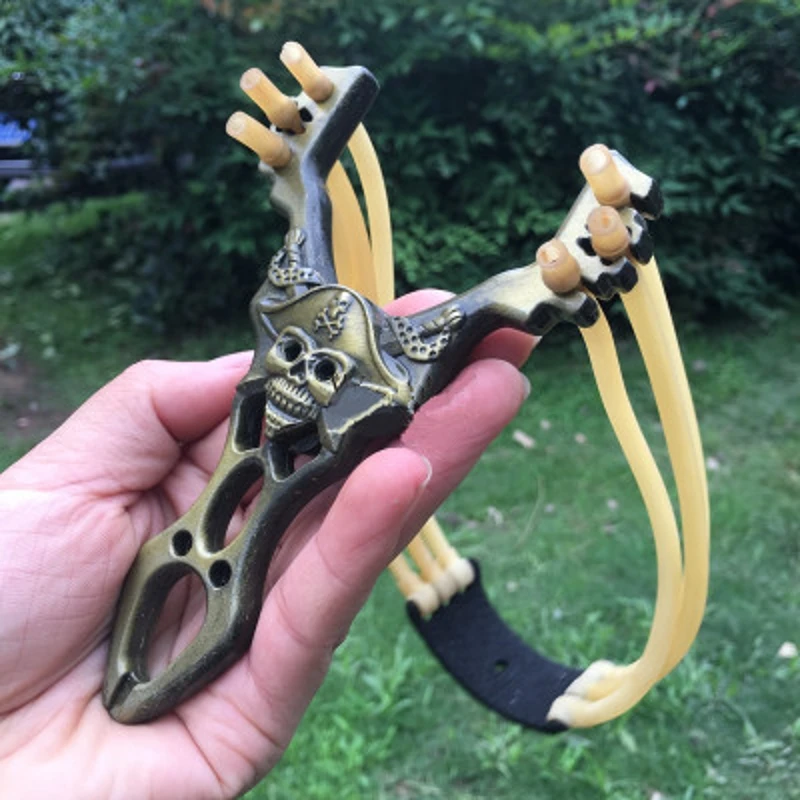 

Caribbean Pirates Skull Slingshot High Velocity Outdoor Hunting Alloy Slingshots