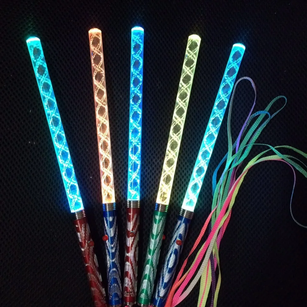 10ks / lot Móda 26cm Svatební Party Dekorace Zářící Stick v tmavém LED Light Blikající Stick Akrylový blesk rozsvítí dětskou hračku