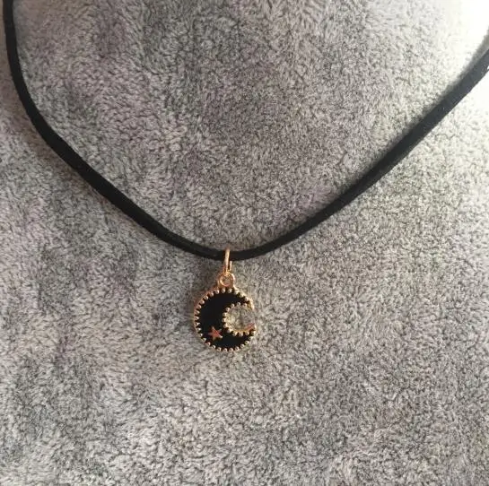

Neck chain Vintage black velvet rope Alloy Black moon Pendant Chokers necklace Female Clavicle necklace Beach accessories