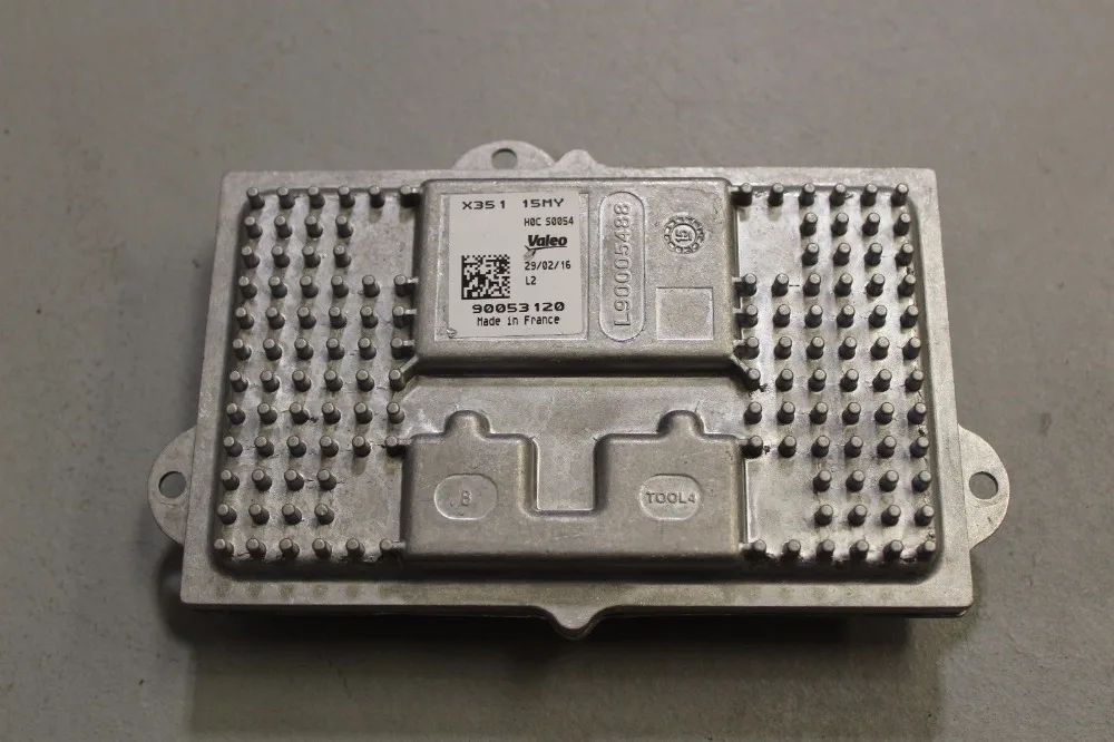 

FOR 2016 2017 JAGUAR XJ XJR LED HEADLIGHT BALLAST MODULE COMPUTER OEM 90053120