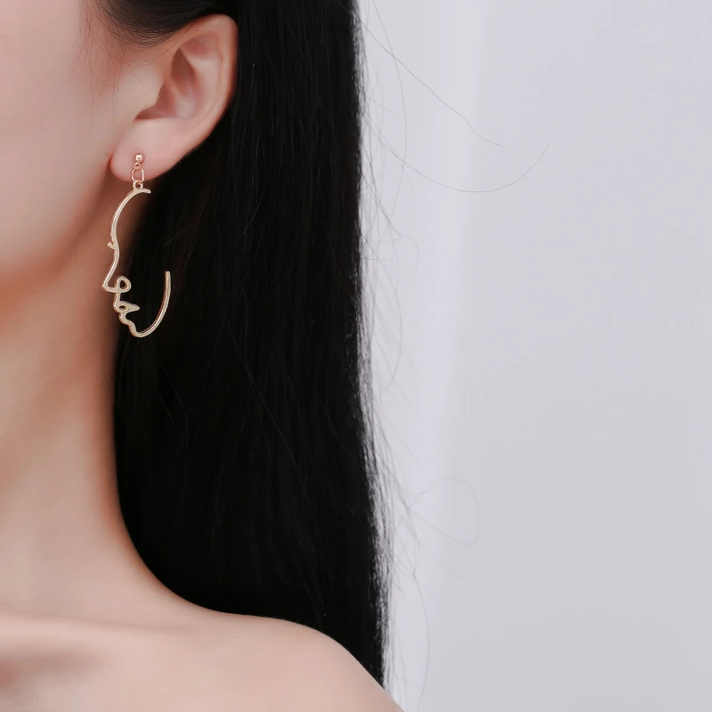

Wholesale New Fashion Girls Multiple Choice Earrings Retro Metal Alloy Fashion Abstract Hollow Out Dangle Earrings earring Face