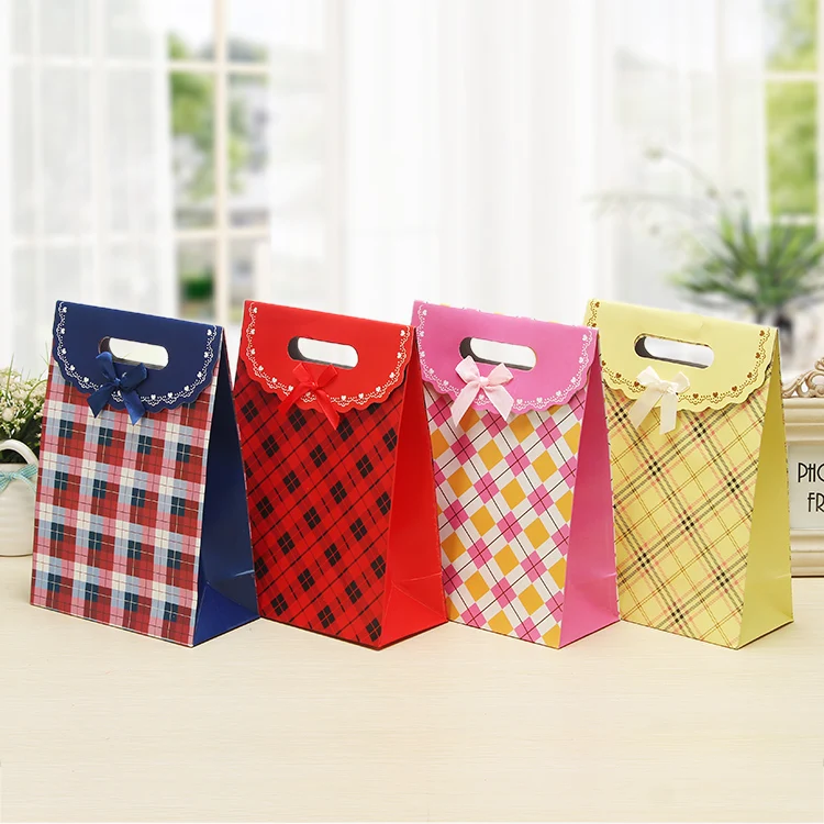 10pcs 16x12x6cm Folded Paper Gift Bags Checked font b Tartan b font Grid Printing Cake Candy