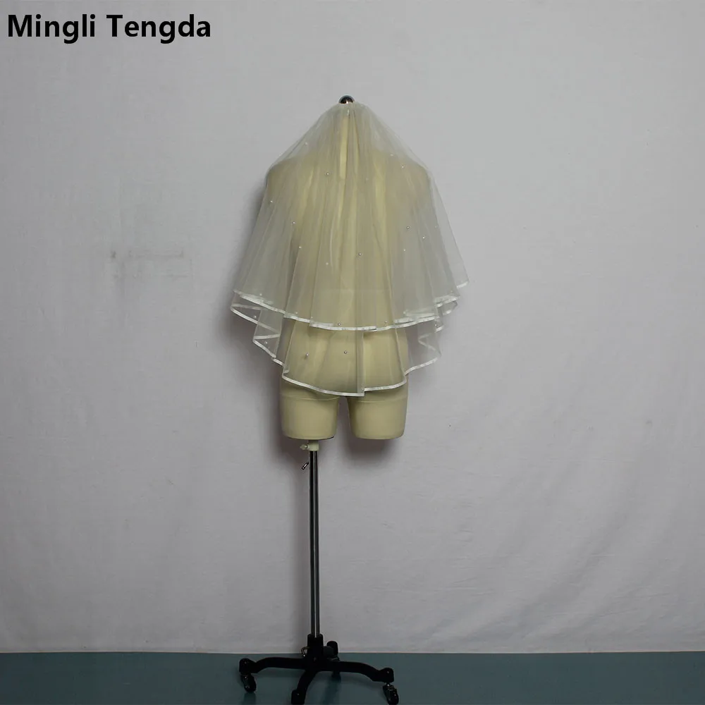 

Fingertip Veil with Pearls Bridal Veils Two Layers Ribbon Edge Veil with Comb Wedding Accessories Mingli Tengda Voile De Mariee