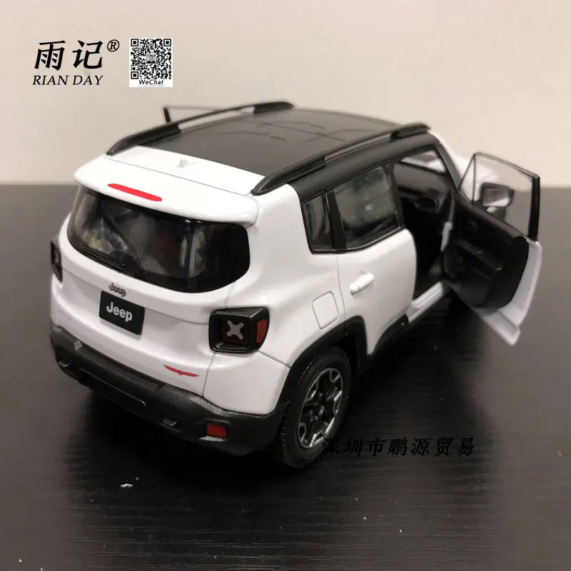 RIAN DAY 1/24 масштабная модель автомобиля SUV Toys Jeep Renegade Trailhawk литая металлическая модель автомобиля игрушка для подарка/коллекции/детей