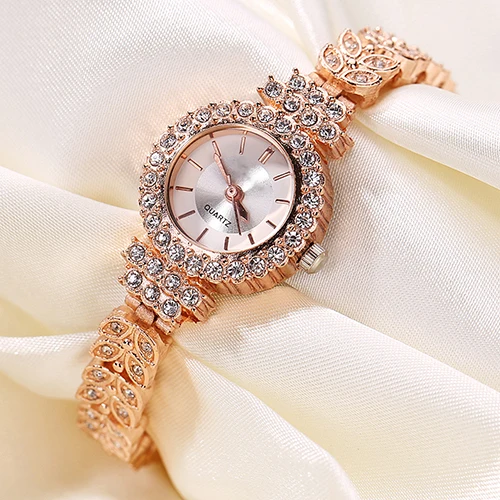 

Women Fashion Super Luxury Elegant Leave Pattern Slim Band Rhinestone Decor Watch