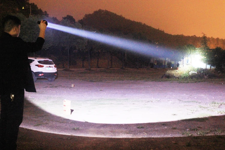 Светодиодный охотничий фонарик перезаряжаемый портативный для наружного