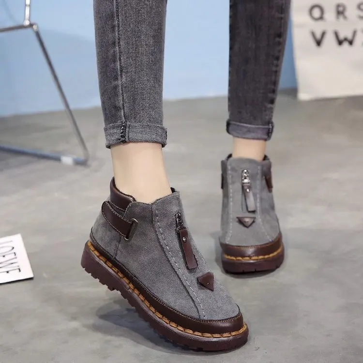 

Booties female 2019 autumn and winter new England wind thick bottom flat Martin boots
