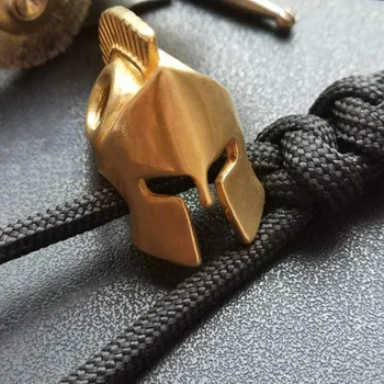 

EDC Outdoor Brass Material Hand-Made Beautiful Spartan Helmet Knife Pendant Never Faded Umbrella Rope Buckle 11:1 Replica