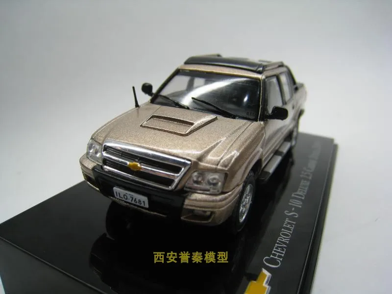 I XO 1:43 CHEVROLET S10 DELUXE 2,5 сплав модель автомобиля литая под давлением металлические игрушки подарок на день рождения для детей мальчиков