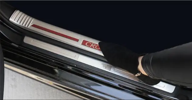 It is suitable 15-18 for TOYOTA new crown threshold bar, 14 generation of new crown decoration, welcome step pedal decoration.
