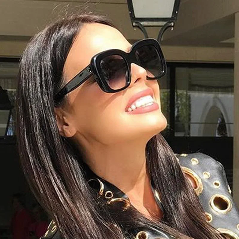 

2019 Fashion Ladies Oversized Square Sunglasses Women Vintage Brand Designer Rivet Sun Glasses Tom Female Clear Eyewear Oculos