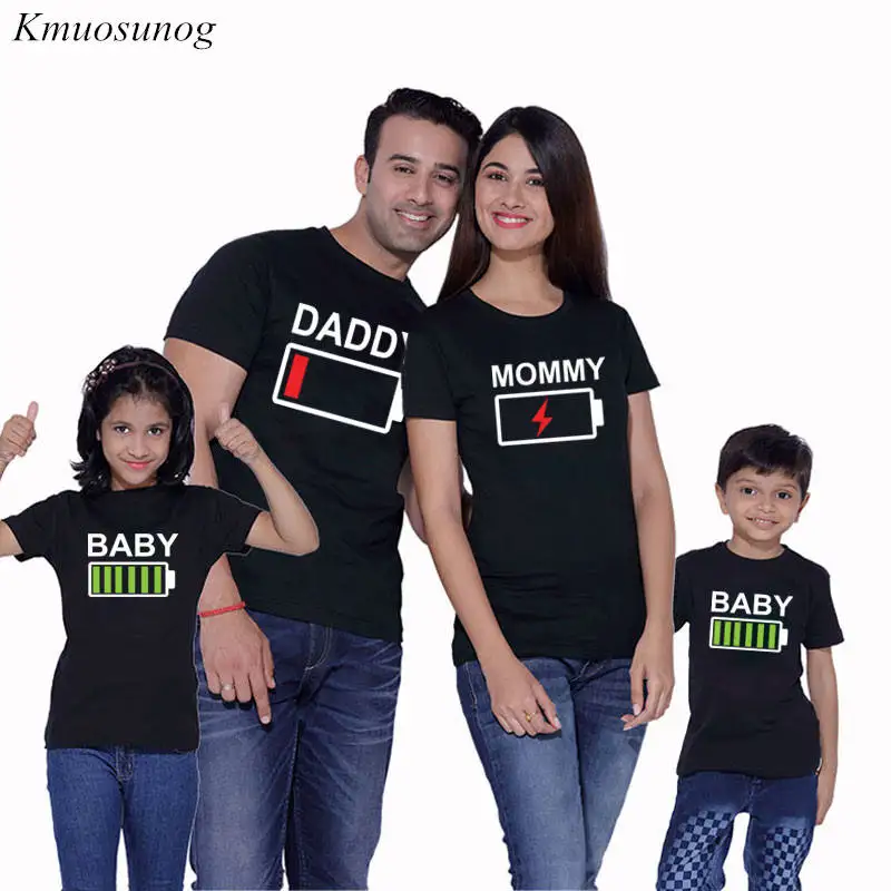 MVUPP-family-look-t-shirt-matching-clothes-novelty-battery-tshirt-for-daddy-mommy-and-daughter-son (1)
