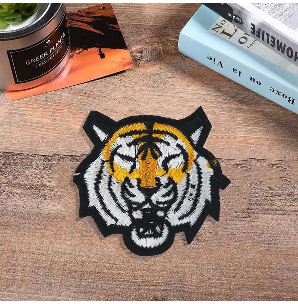 Motorcycle Patches For Jackets Playing Card Applique Skull Wing Tiger Patch Embroidery Iron Patches For Clothing Biker (10)