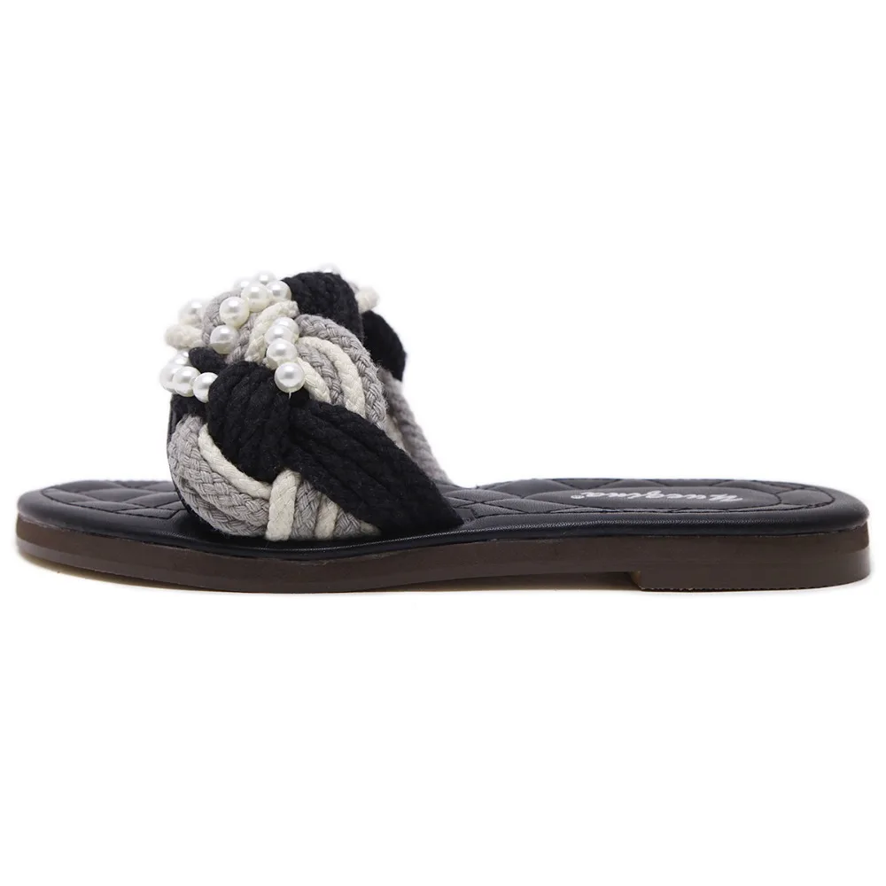 flat heel slippers