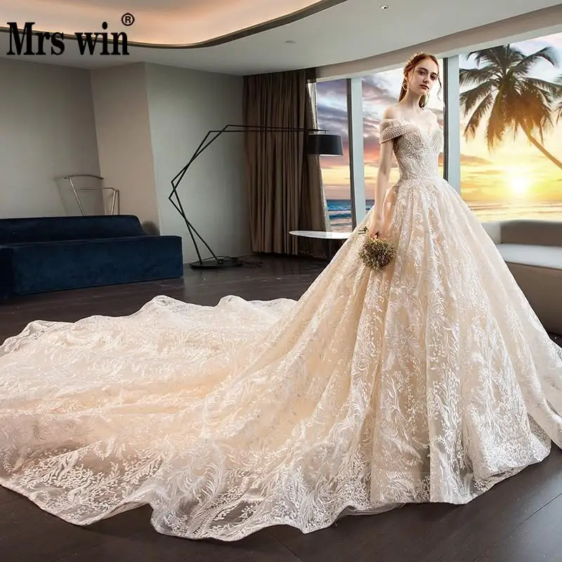 

Wedding Dress 2020 New Luxury Elegant Boat Neck Lace Embroidery Ball Gown Witn 1.3m Train Princess Vestido De Noiva Plus Size